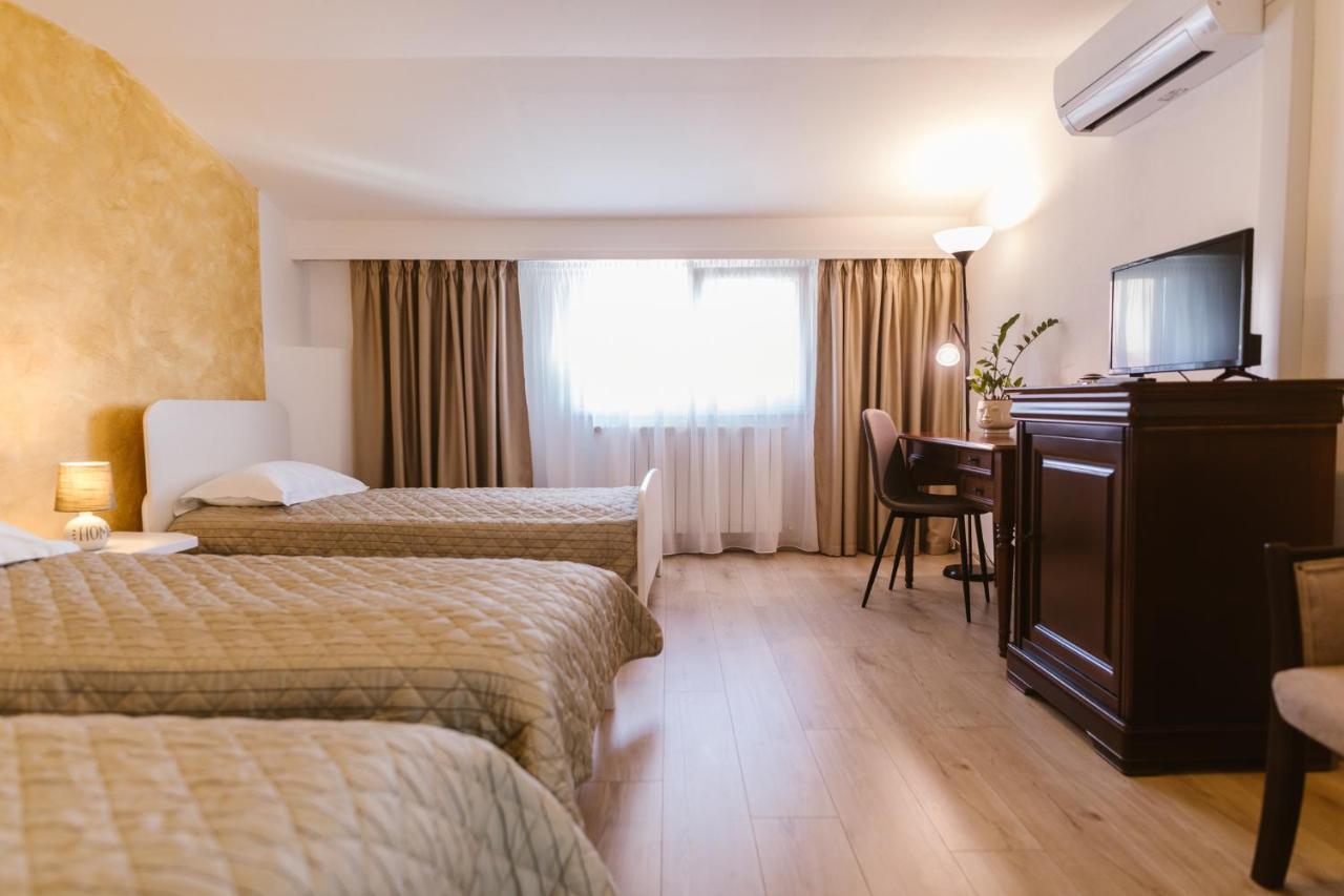 Villa Helvetia Targu Mures Ngoại thất bức ảnh