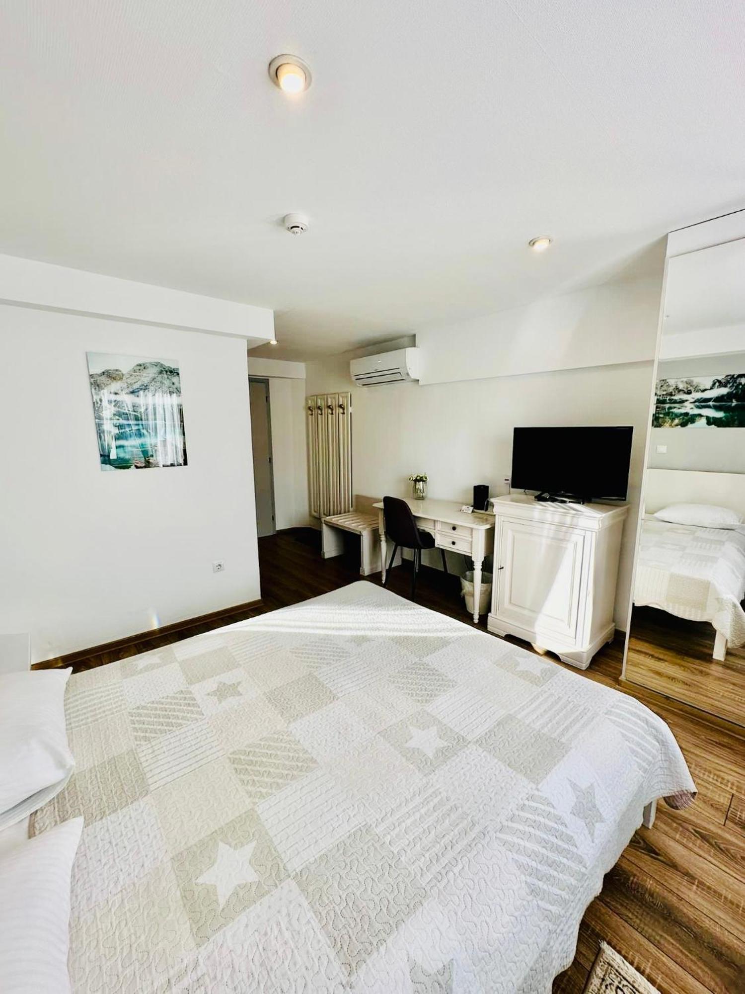 Villa Helvetia Targu Mures Ngoại thất bức ảnh