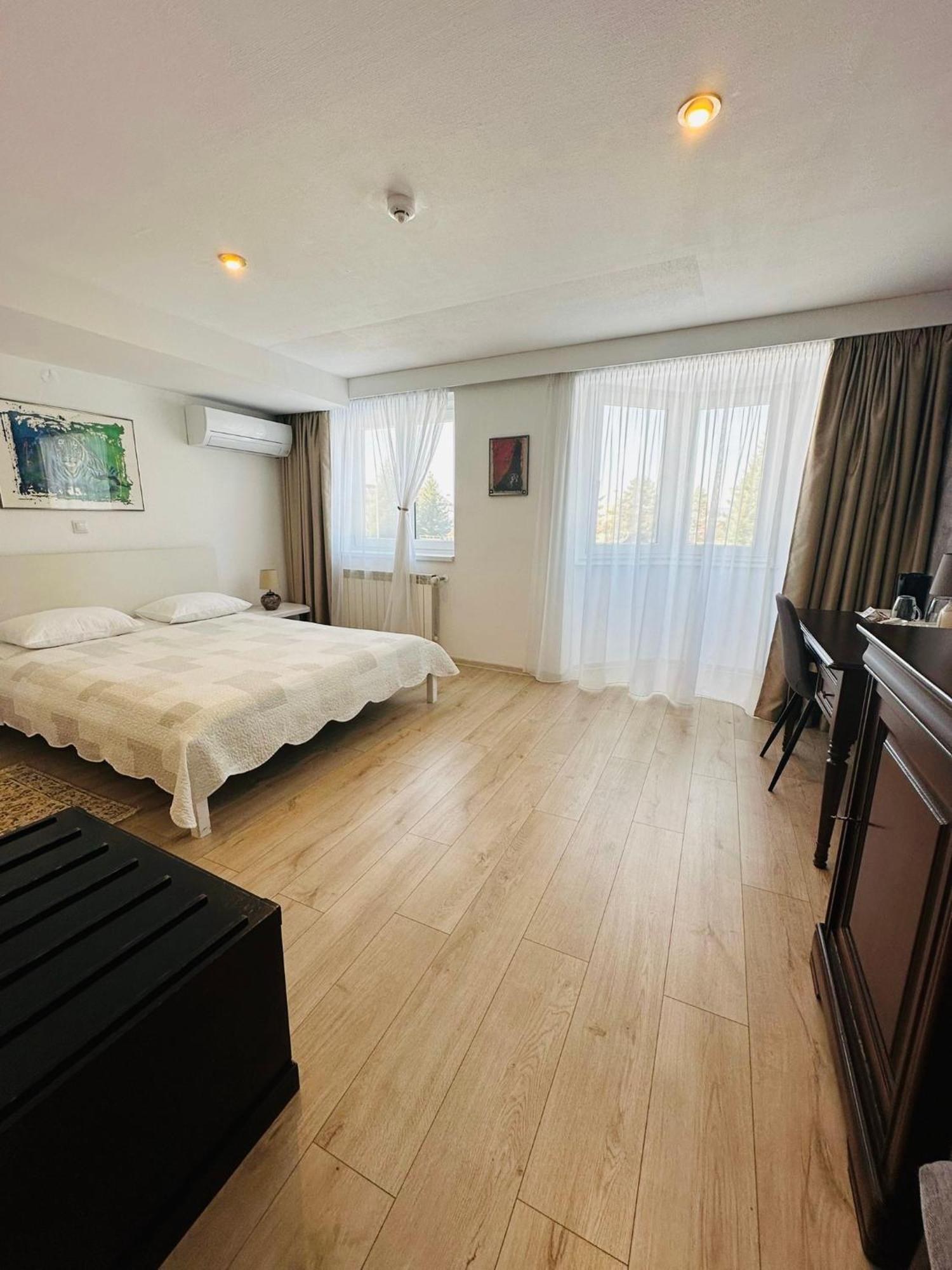 Villa Helvetia Targu Mures Ngoại thất bức ảnh