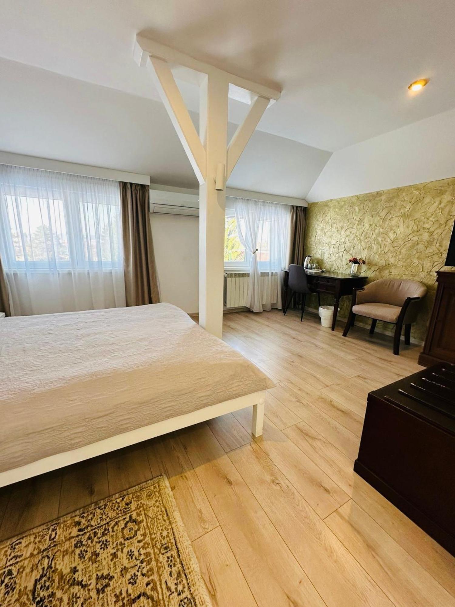 Villa Helvetia Targu Mures Ngoại thất bức ảnh